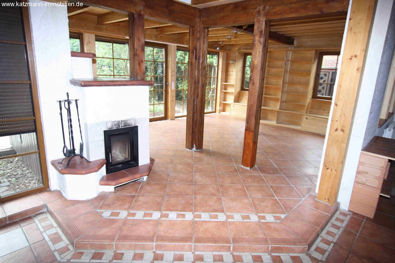 Großes energiesparsames Einfamilienhaus mit viel Potential in gepflegter Umgebung inkl. PV-Anlage 