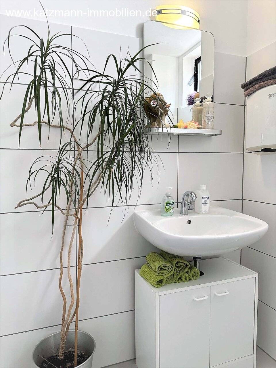 Existenzgründung/Geschäftserweiterung: Voll ausgestatteter Schönheitssalon in bester Lage, hochwertiges Inventar inklusive!