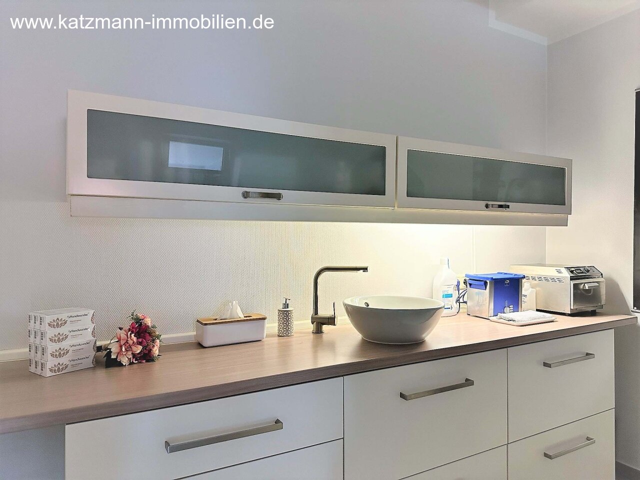 Existenzgründung/Geschäftserweiterung: Voll ausgestatteter Schönheitssalon in bester Lage, hochwertiges Inventar inklusive!