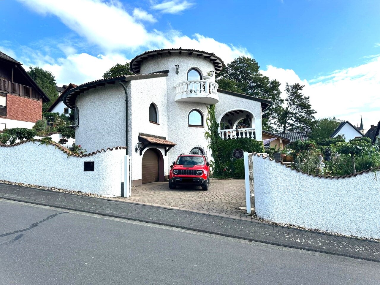 Exklusive TV Villa im mallorquinischen Stil mit Blick auf Rheinebene zu verkaufen!