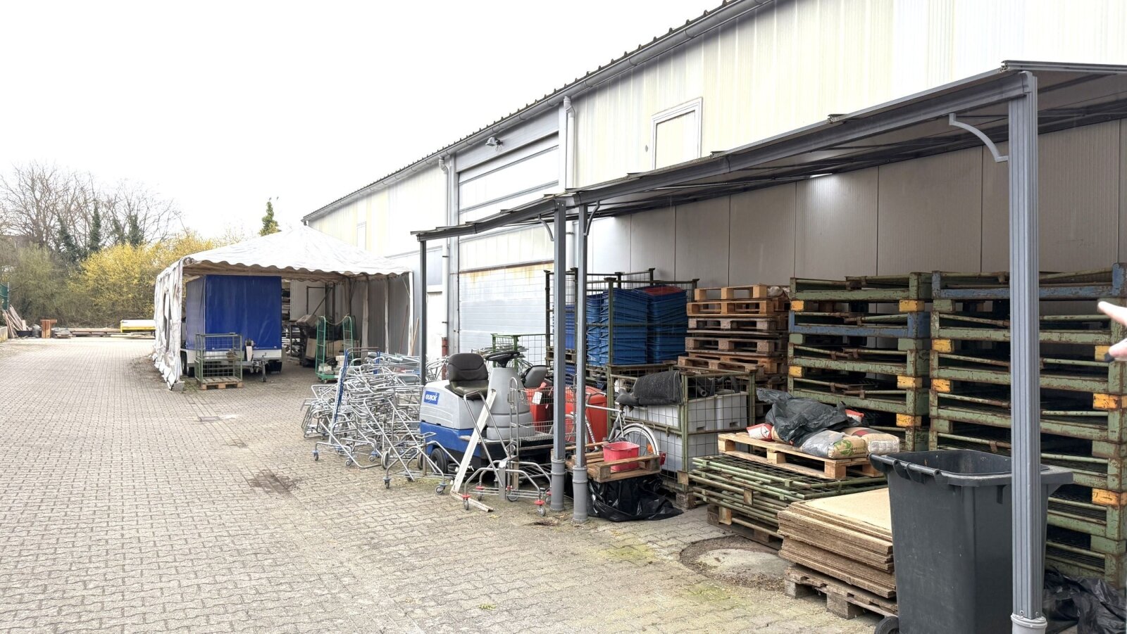 Büroeinheiten und Hallenflächen in Erftstadt-Liblar zu vermieten