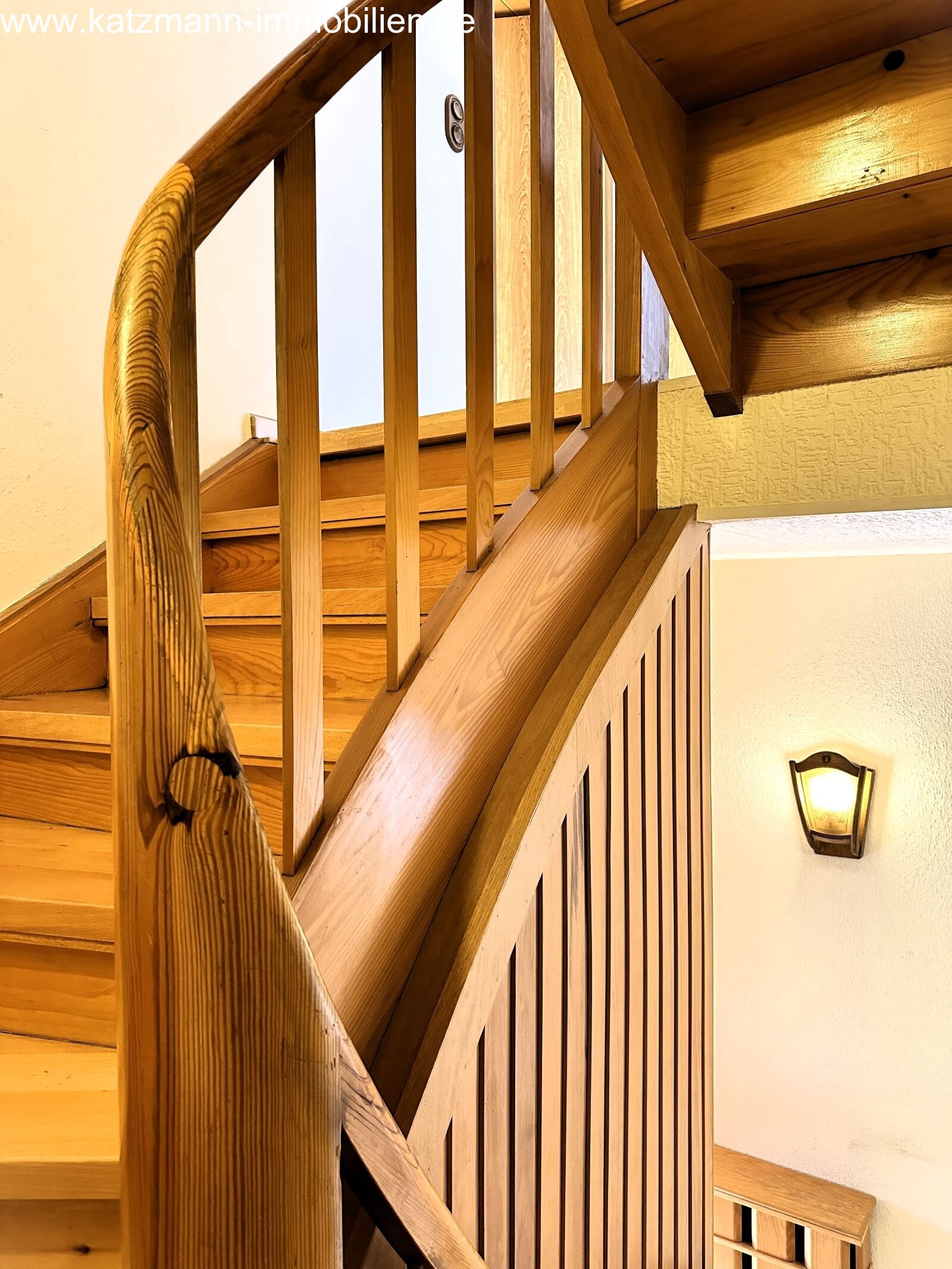 Großes Haus mit Garage in schöner Lage von Lechenich-Süd zu verkaufen (ca. 15 Fußminuten vom Markt)