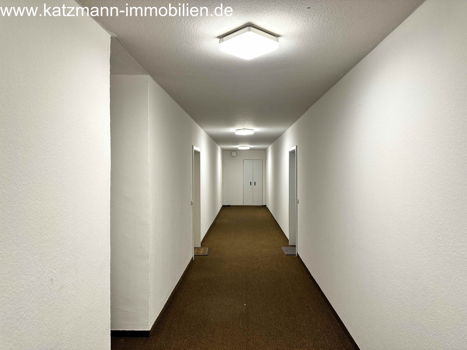 3-Zimmerwohnung mit großer Loggia in Zentrallage zu verkaufen / TG-Stellplatz inklusive!