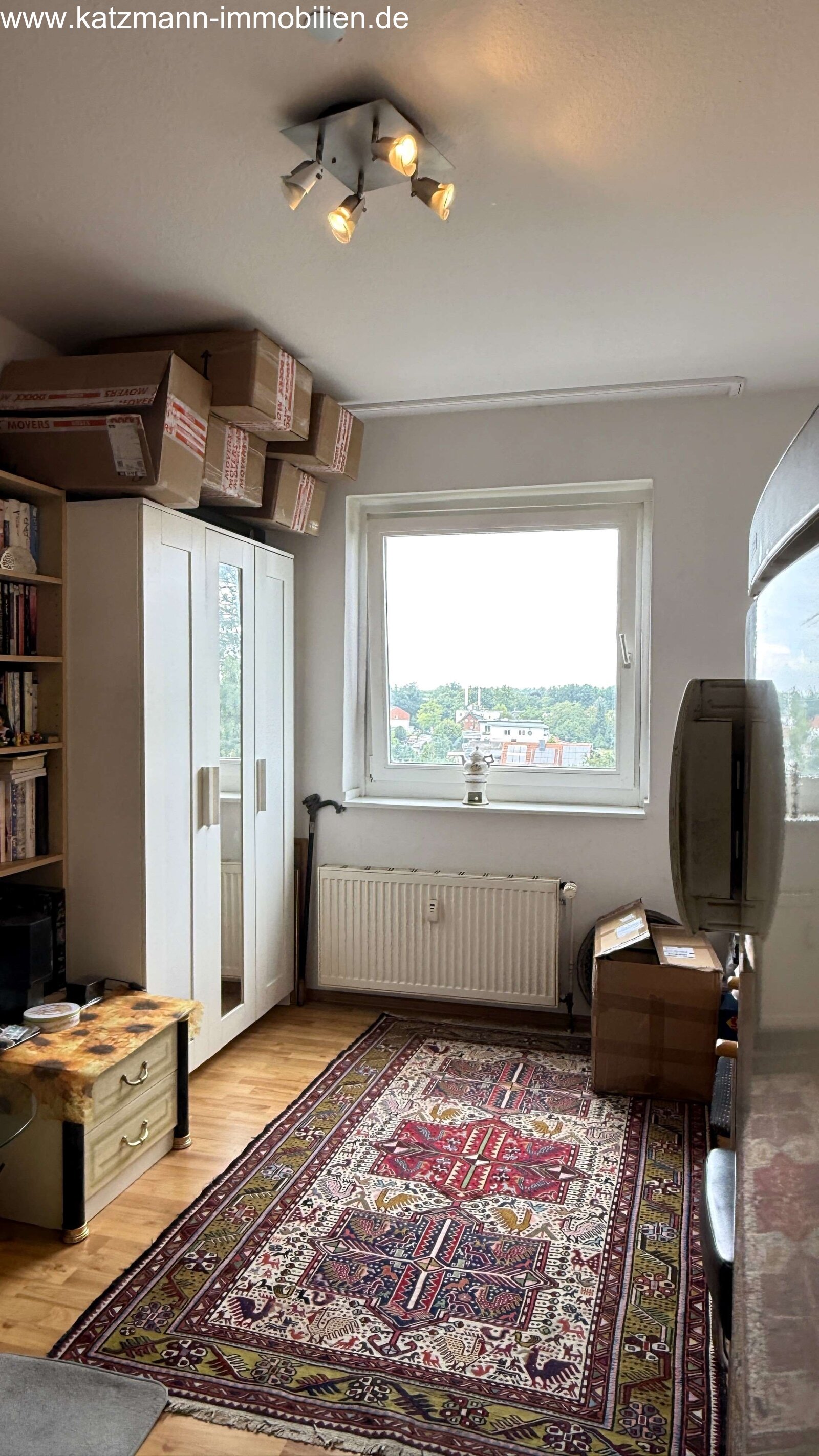 3-Zimmerwohnung mit großer Loggia in Zentrallage zu verkaufen / TG-Stellplatz inklusive!