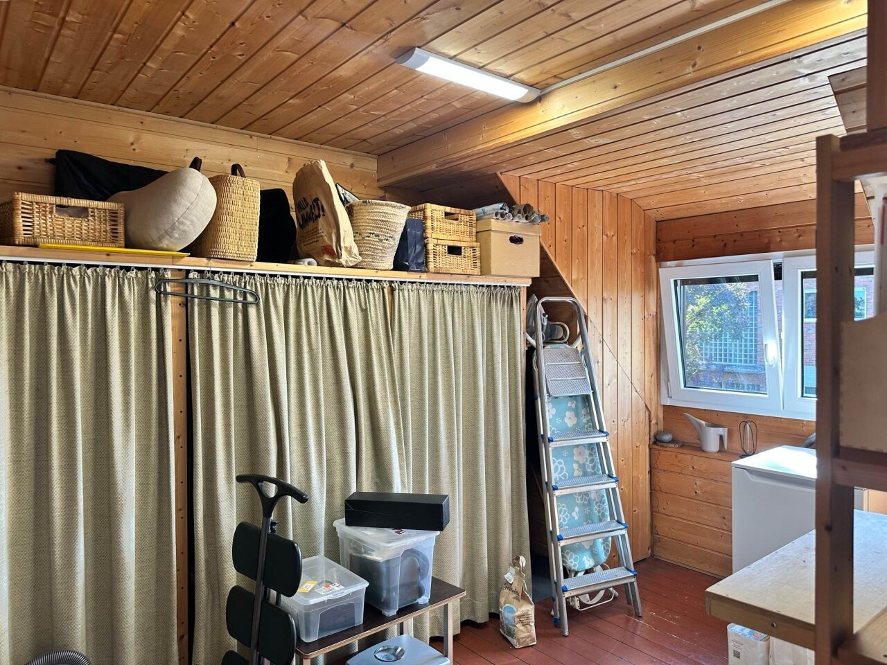 Tolles Ein-/Zweifamilienhaus mit außergewöhnlicher Studiowohnung und ca. 893 m² großen Grundstück in Zentrumnähe zu verkaufen!