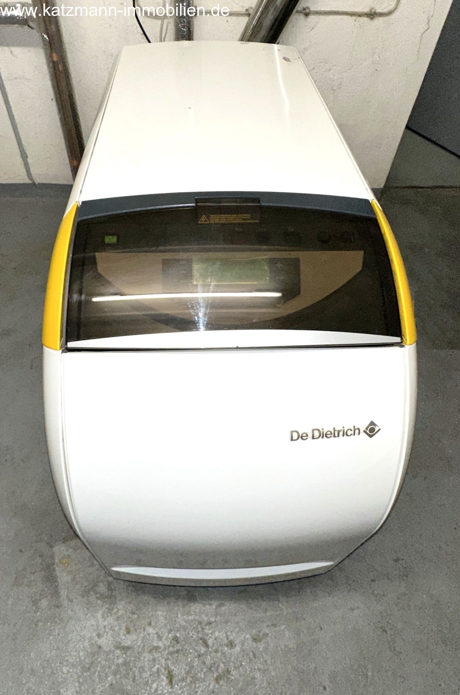 Wohn- und Geschäftshaus mit 7 Wohneinheiten, 1 Gewerbeeinheit, 1 große und 1 kleine Halle in Zentrumnähe von Lechenich zu verkaufen