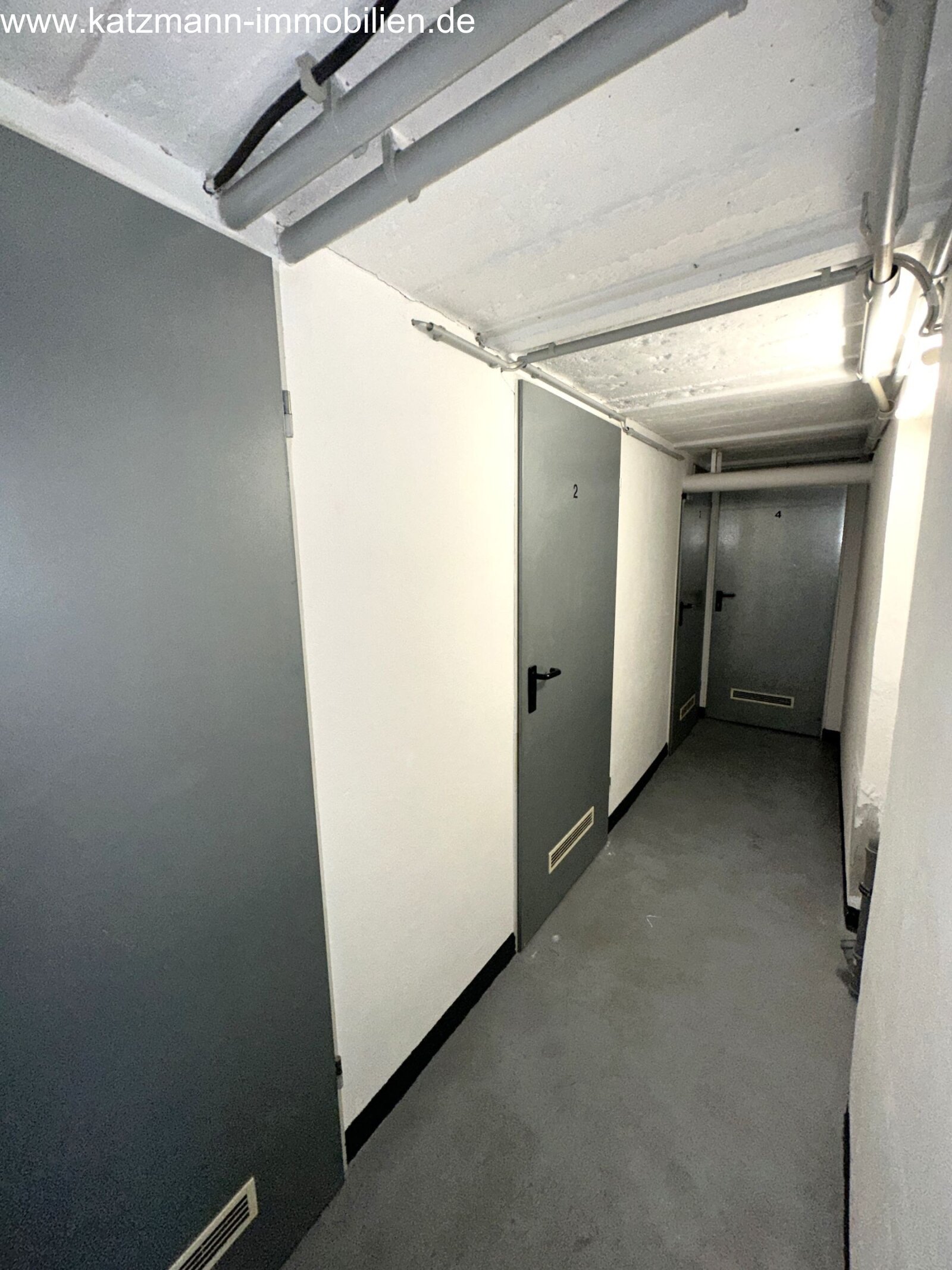 Wohn- und Geschäftshaus mit 7 Wohneinheiten, 1 Gewerbeeinheit, 1 große und 1 kleine Halle in Zentrumnähe von Lechenich zu verkaufen