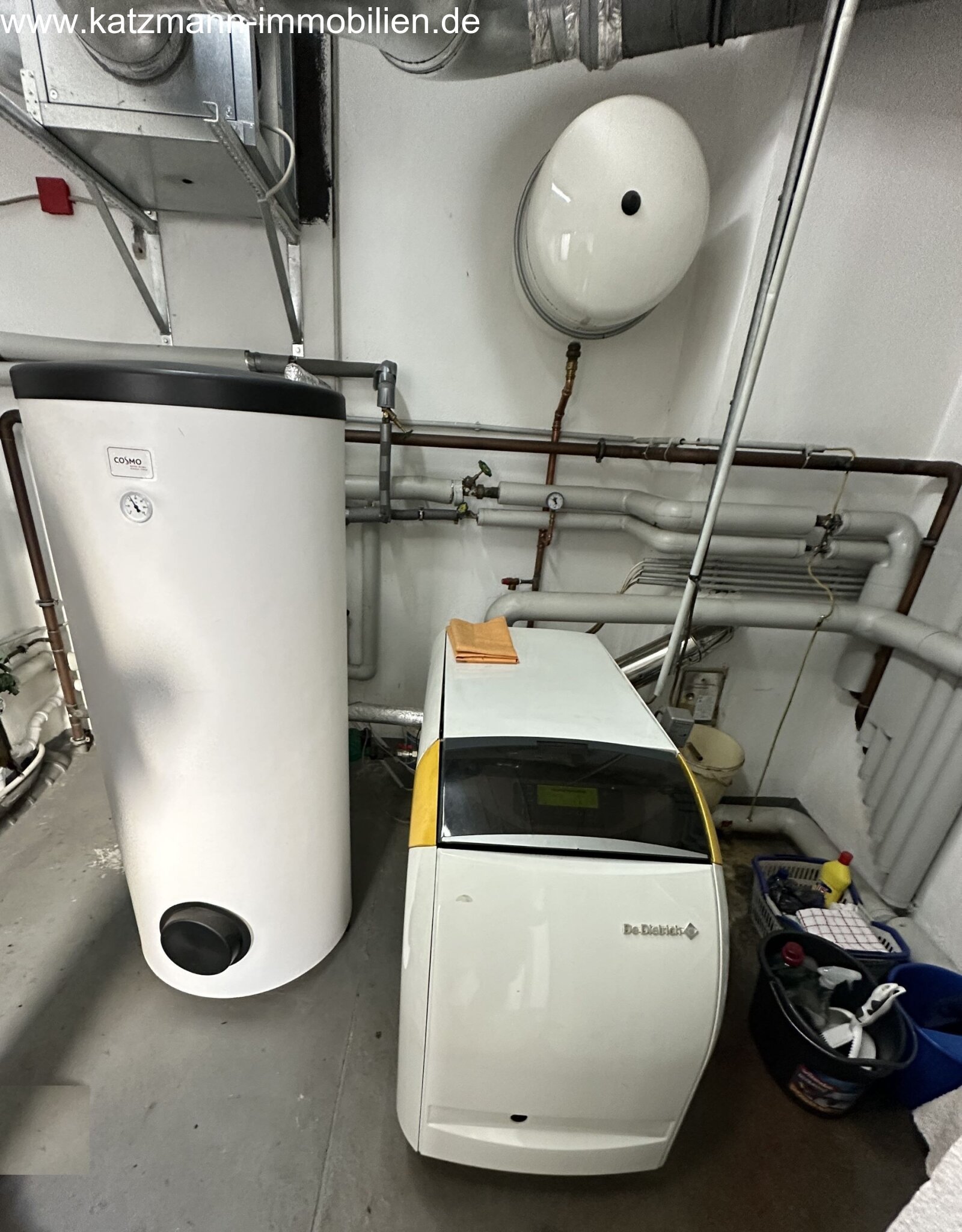 Wohn- und Geschäftshaus mit 7 Wohneinheiten, 1 Gewerbeeinheit, 1 große und 1 kleine Halle in Zentrumnähe von Lechenich zu verkaufen