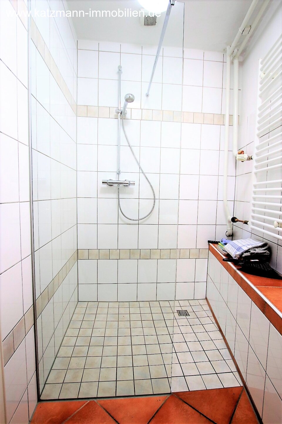 Eingerichtete Praxis und repräsentatives Wohnhaus im Ortskern zu verkaufen