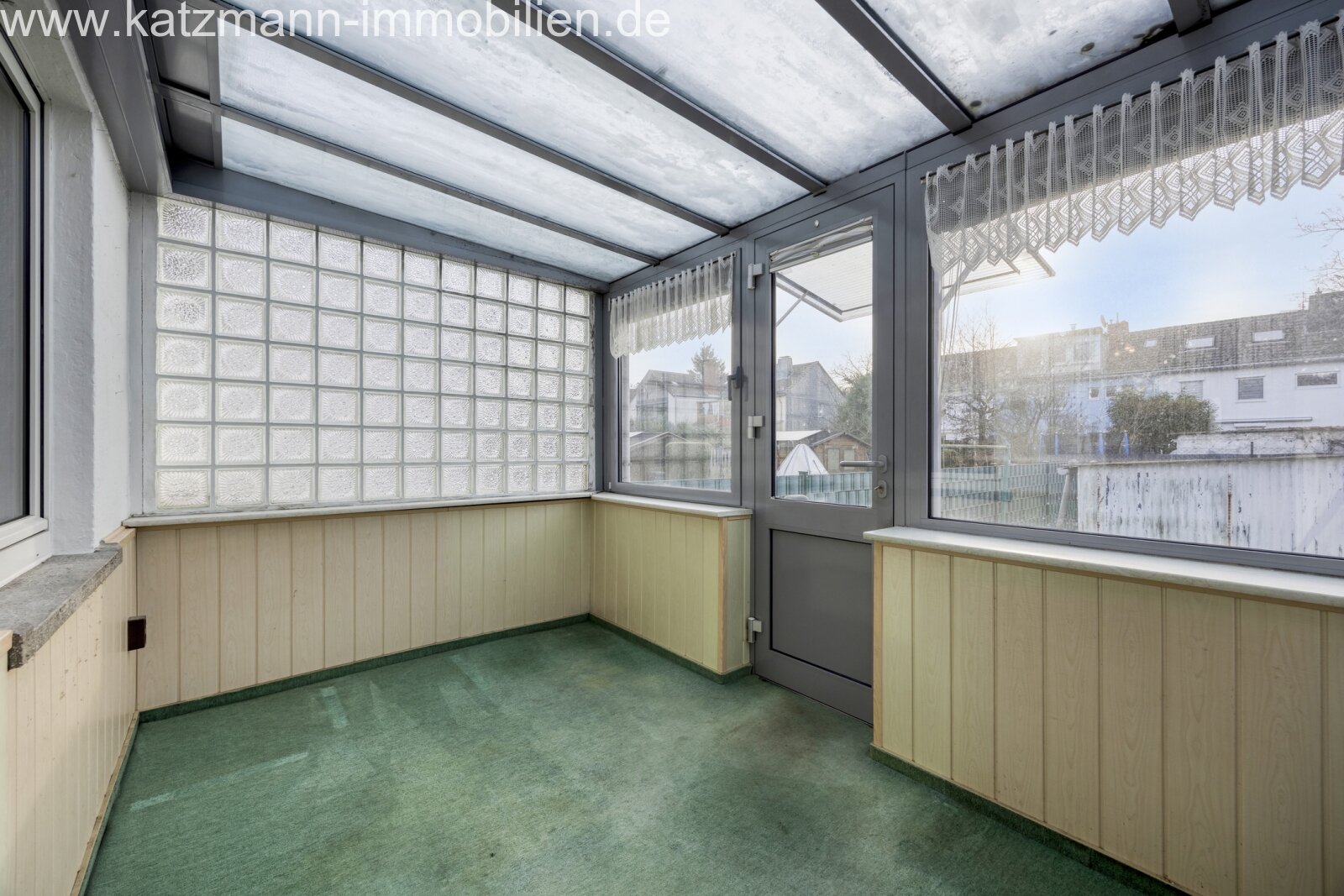 1-2 Familienhaus mit Garage - Wohnen & Vermieten kombinierbar, fußläufig zur S-Bahn-Station