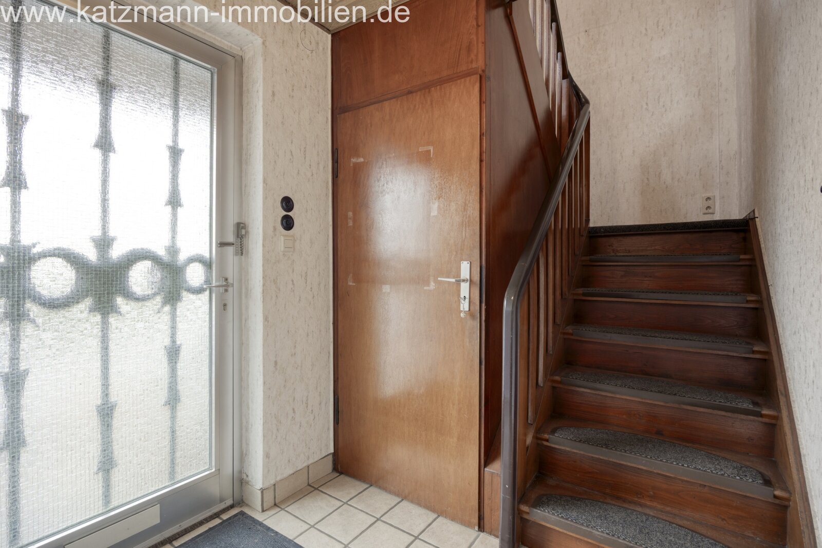 1-2 Familienhaus mit Garage - Wohnen & Vermieten kombinierbar, fußläufig zur S-Bahn-Station