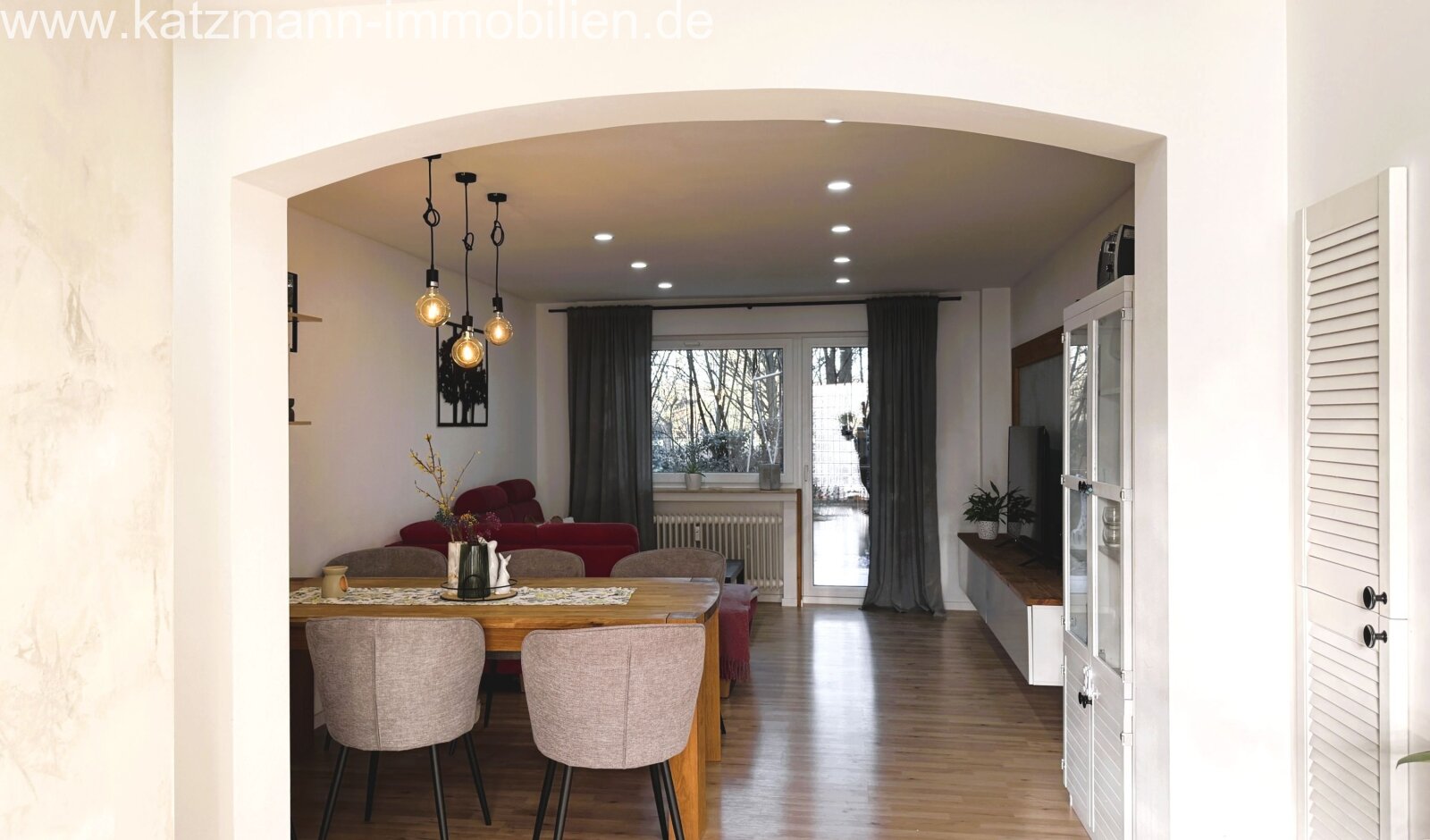 Modernisierte 4-Zimmer-EG-Wohnung mit Ruhe-Terrasse in zentraler Lage zu verkaufen