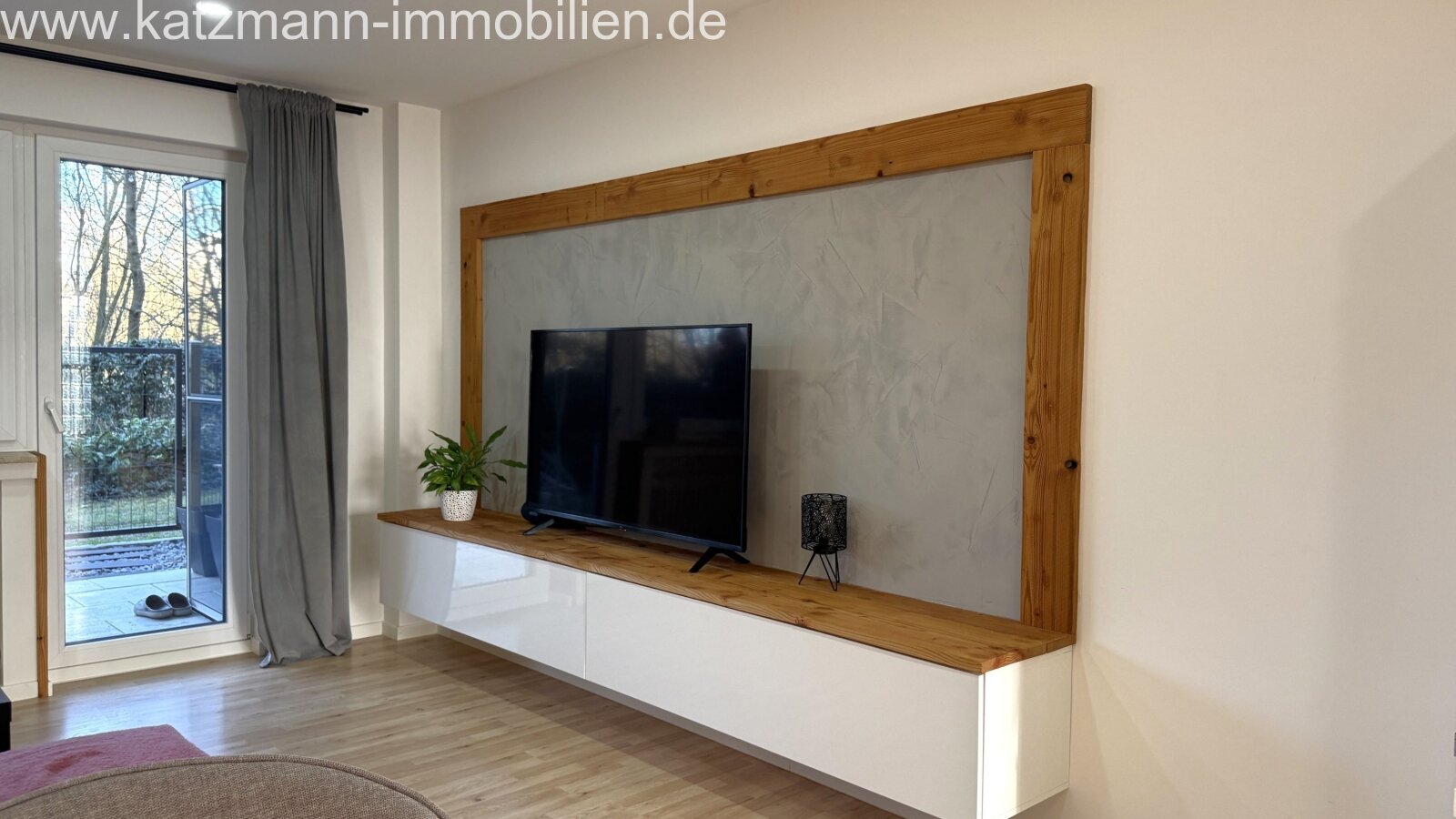 Modernisierte 4-Zimmer-EG-Wohnung mit Ruhe-Terrasse in zentraler Lage zu verkaufen