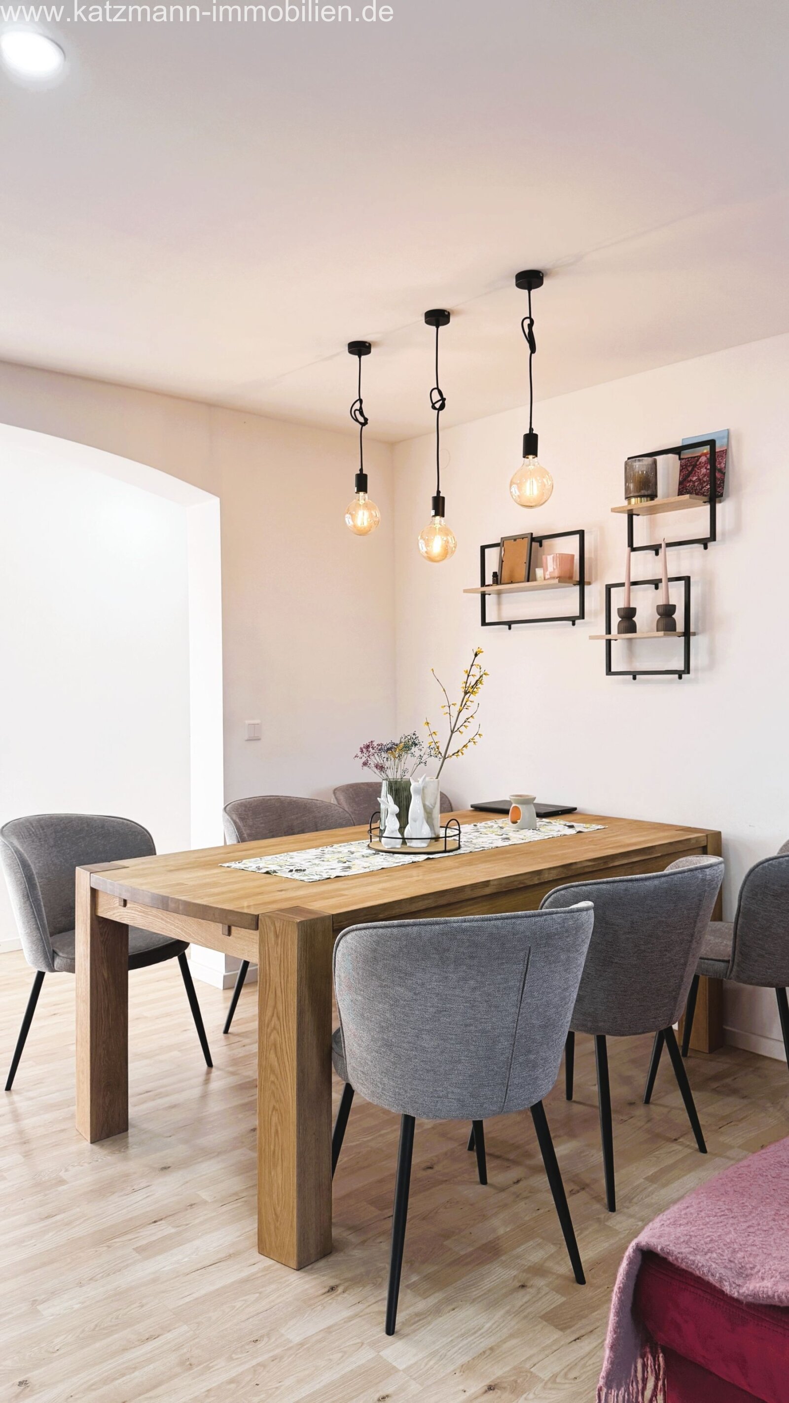 Modernisierte 4-Zimmer-EG-Wohnung mit Ruhe-Terrasse in zentraler Lage zu verkaufen