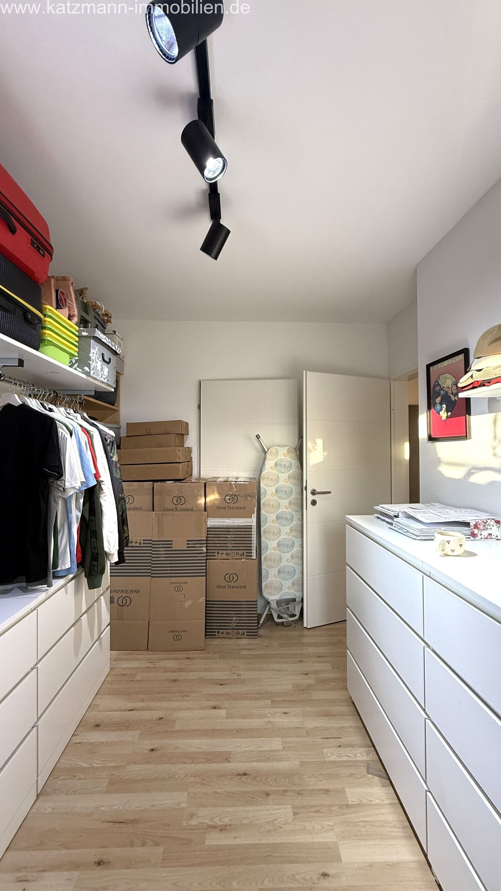 Modernisierte 4-Zimmer-EG-Wohnung mit Ruhe-Terrasse in zentraler Lage zu verkaufen