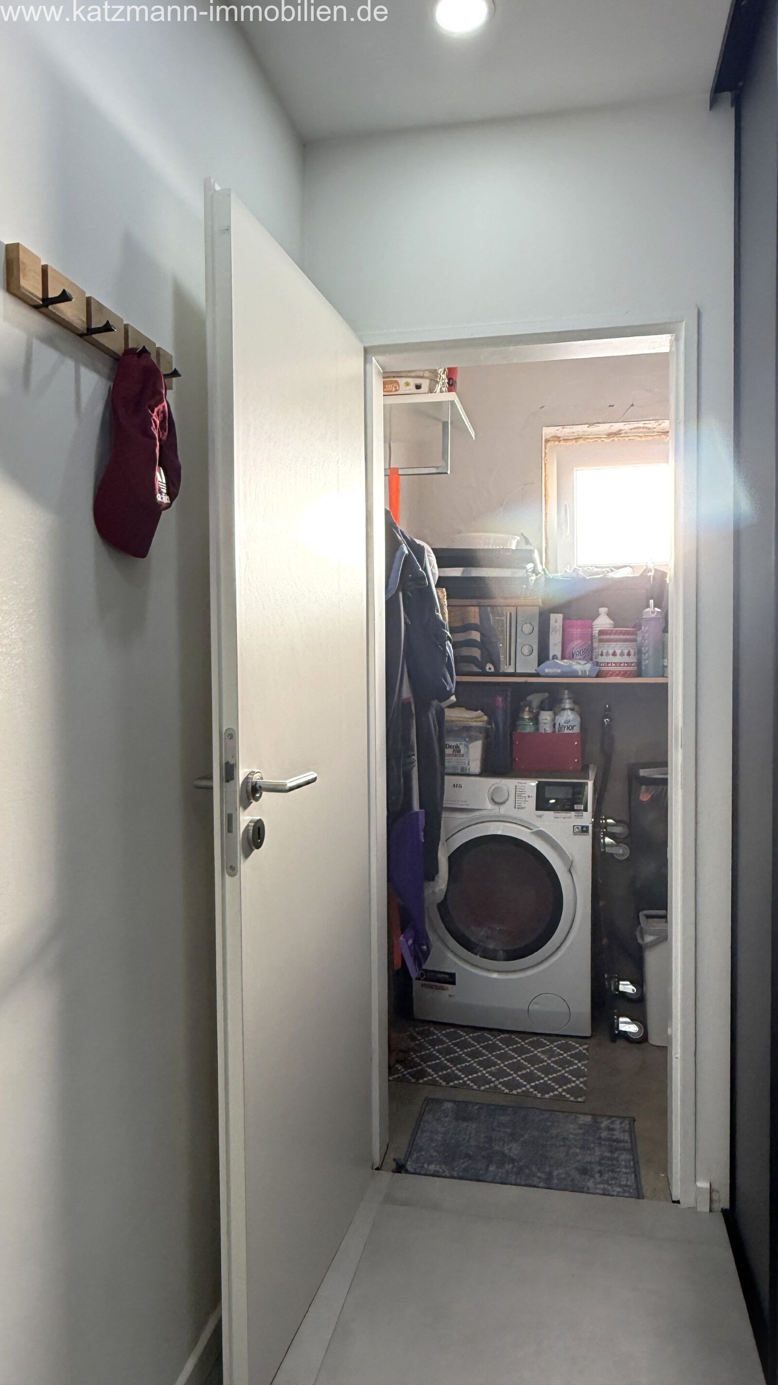 Modernisierte 4-Zimmer-EG-Wohnung mit Ruhe-Terrasse in zentraler Lage zu verkaufen