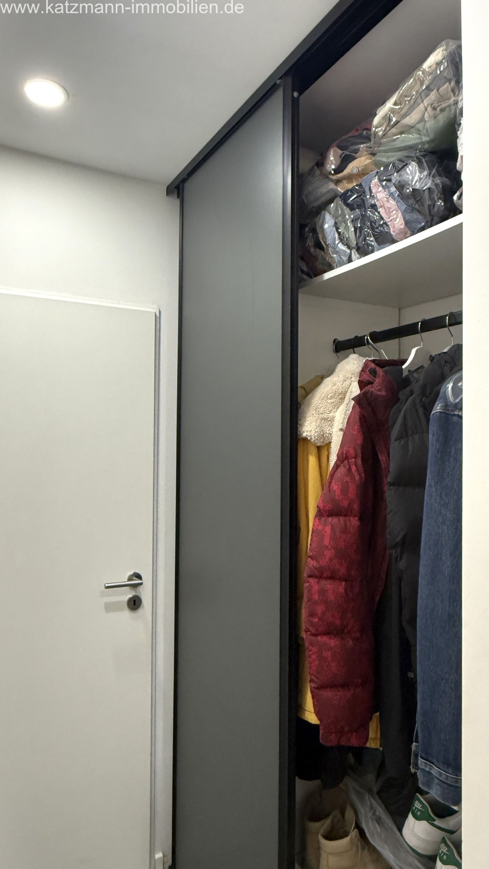 Modernisierte 4-Zimmer-EG-Wohnung mit Ruhe-Terrasse in zentraler Lage zu verkaufen