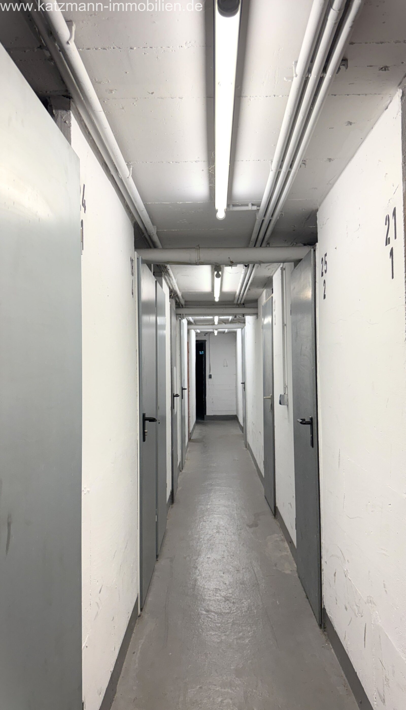 Modernisierte 4-Zimmer-EG-Wohnung mit Ruhe-Terrasse in zentraler Lage zu verkaufen