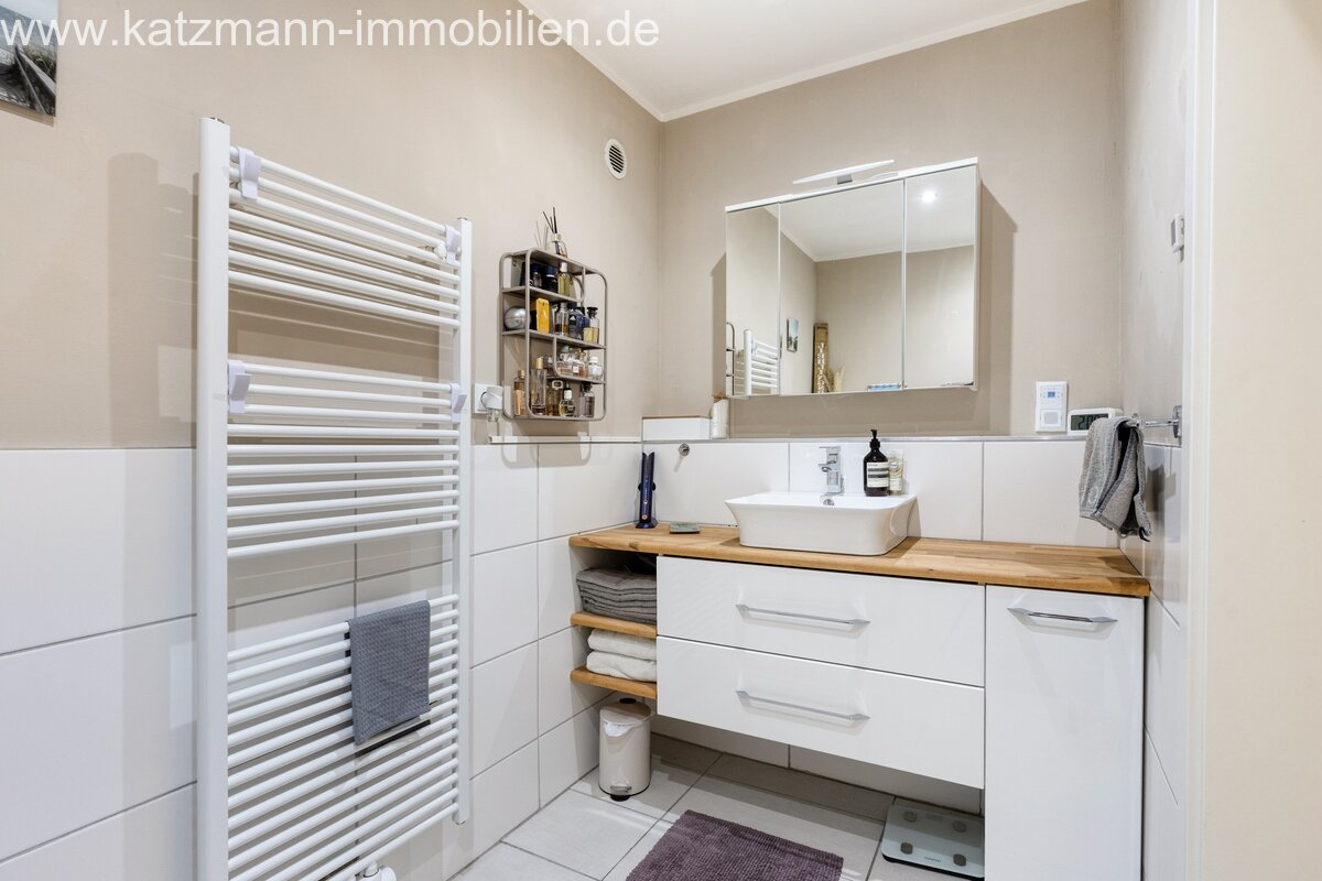 Perfekt für Familien: Großzügiges Haus mit drei Garagen und viel Komfort in Erftstadt-Köttingen