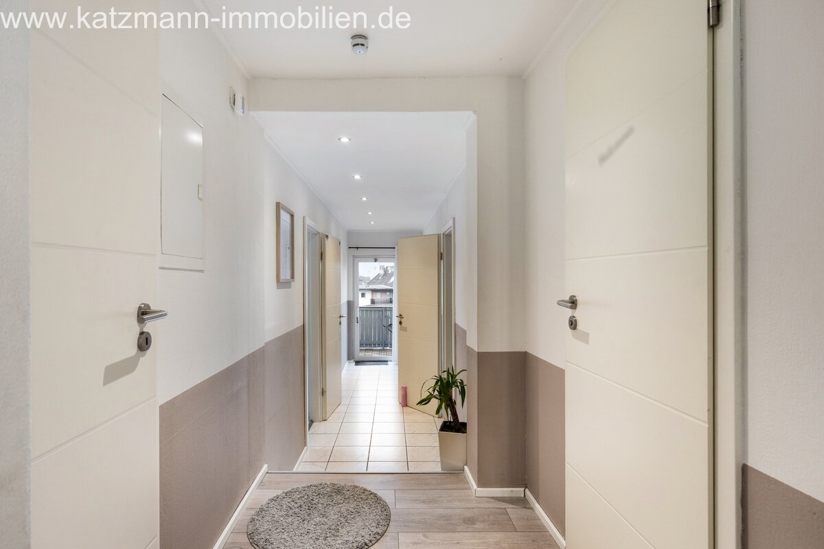 Perfekt für Familien: Großzügiges Haus mit drei Garagen und viel Komfort in Erftstadt-Köttingen