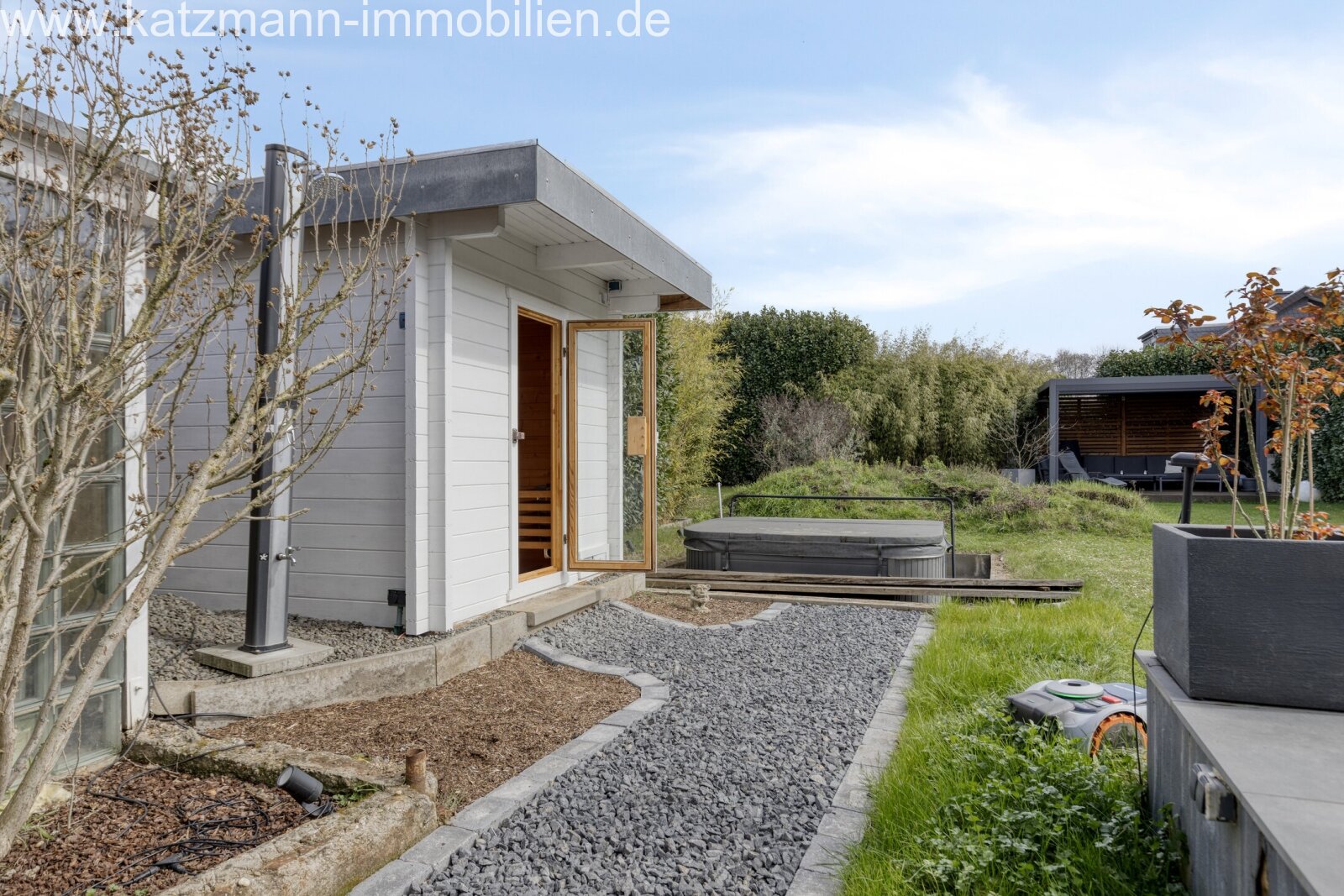 Ihr neues Familienparadies: Großzügiges Haus mit Garten & Wellnessbereich