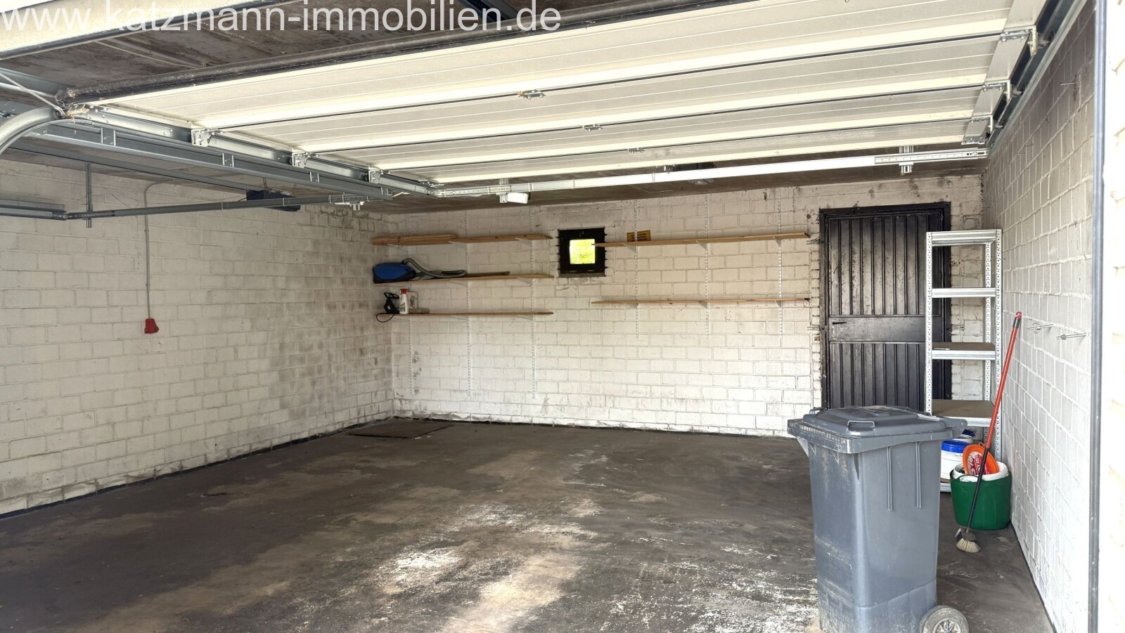 Helle Terrassenwohnung mit viel Platz (142 m² Wohn- u. Nutzfläche), Garten u. Garage inklusive