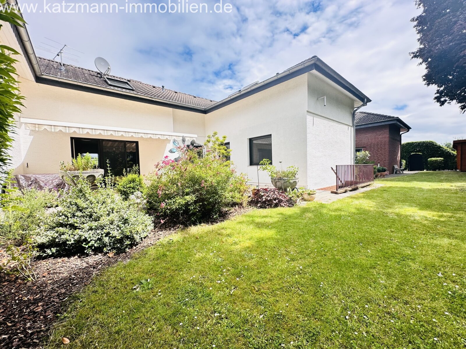 Exklusives Einfamilienhaus mit viel Platz –                               Top-Lage in Erftstadt-Lechenich