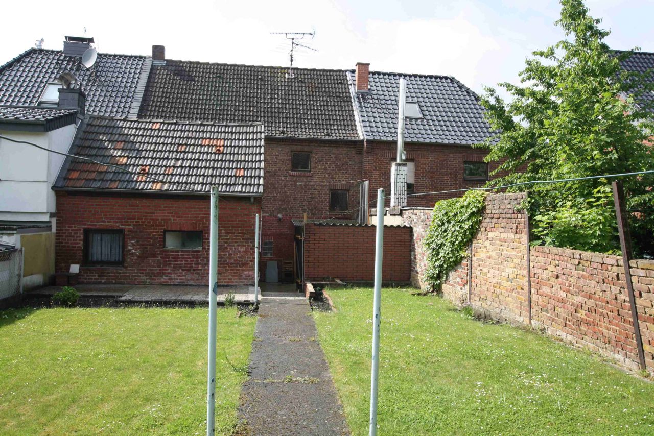 Erftstadt: Reihenmittelhaus mit viel Platz in unmittelbarer Nähe vom Liblarer See zu verkaufen 