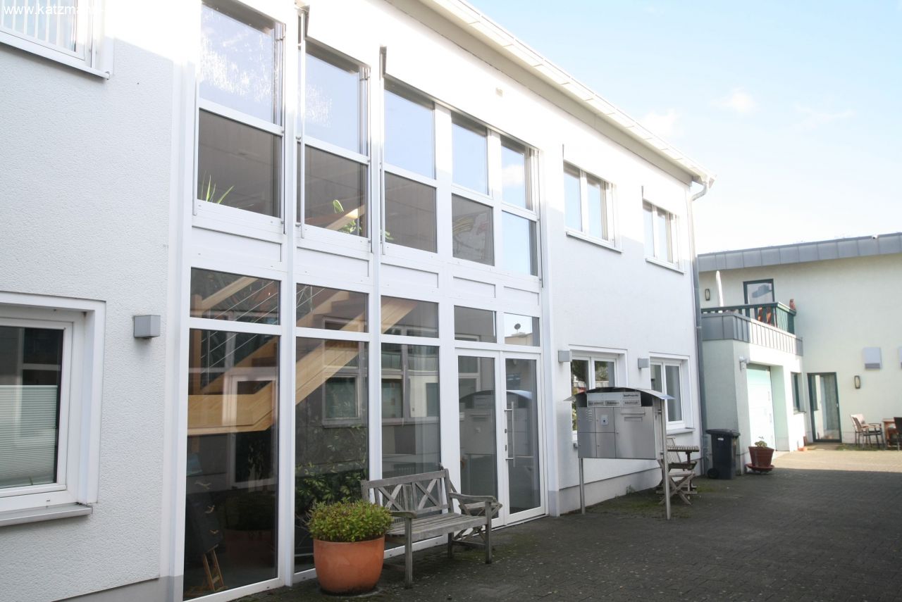 Repräsentativer, großer Büroraum in modernem Bürogebäude (Siemensstr.) zu mieten! 