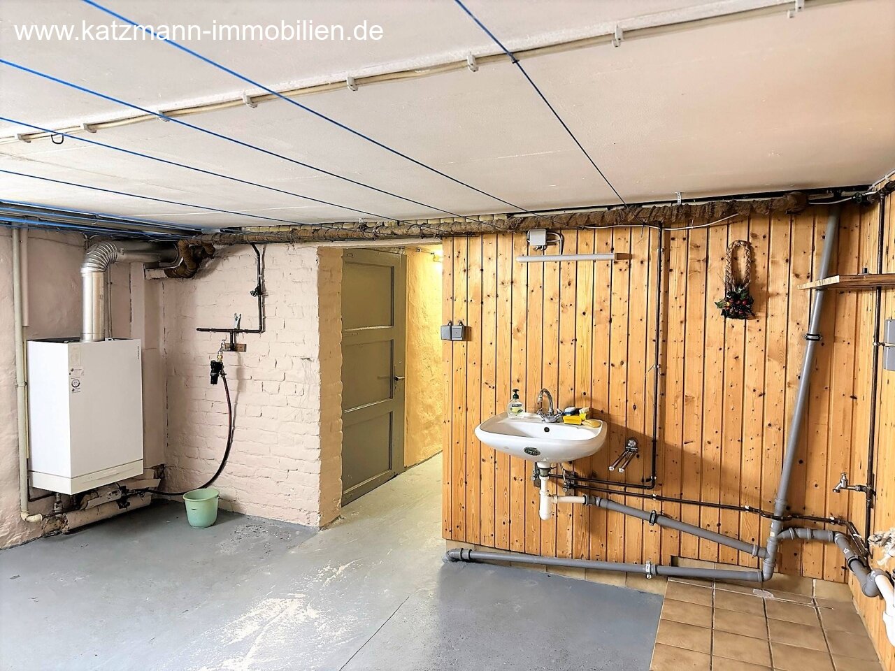 KG große Waschküche mit Heizung