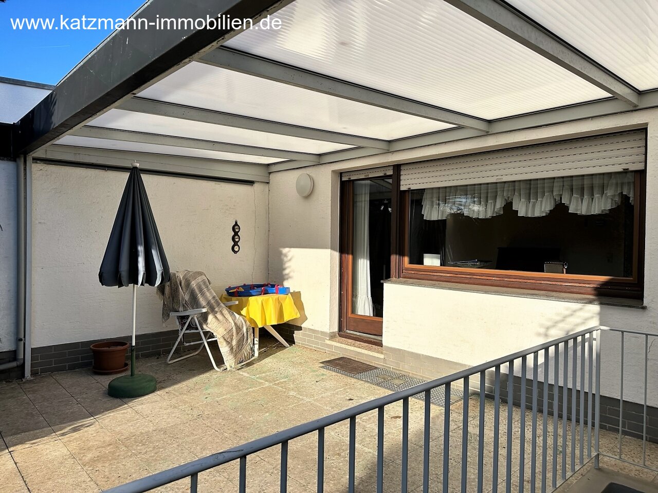  Terrasse mit Terrassenüberdachung (als Wintergarten ausbaubar)