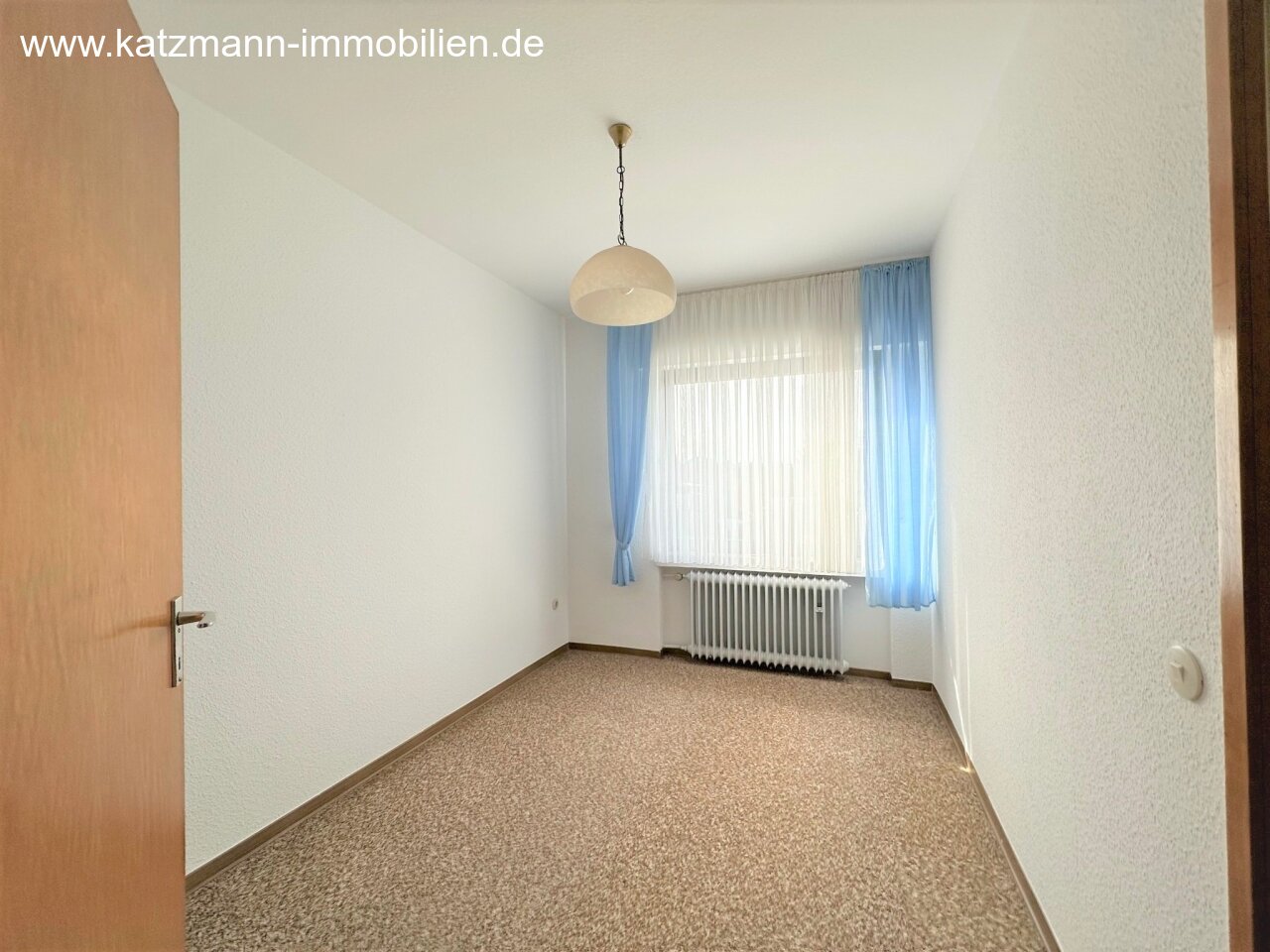 Büro/Kinderzimmer  (Raum problemlos vergrößerbar)