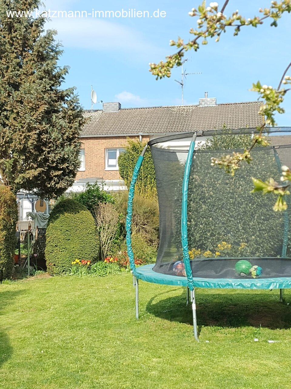 Viel Platz für Spielgeräte (oder eigenes Schwimmbad?)