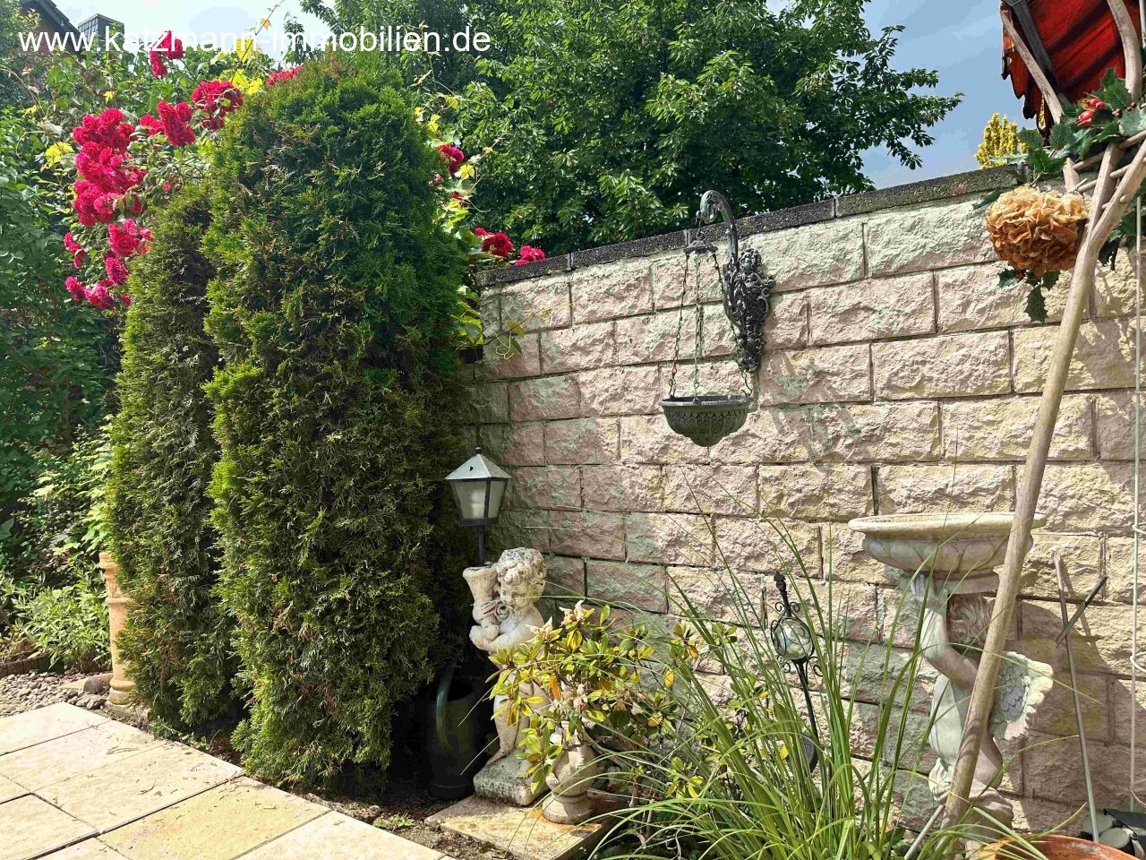 Garten Mauer zum Nachbarn