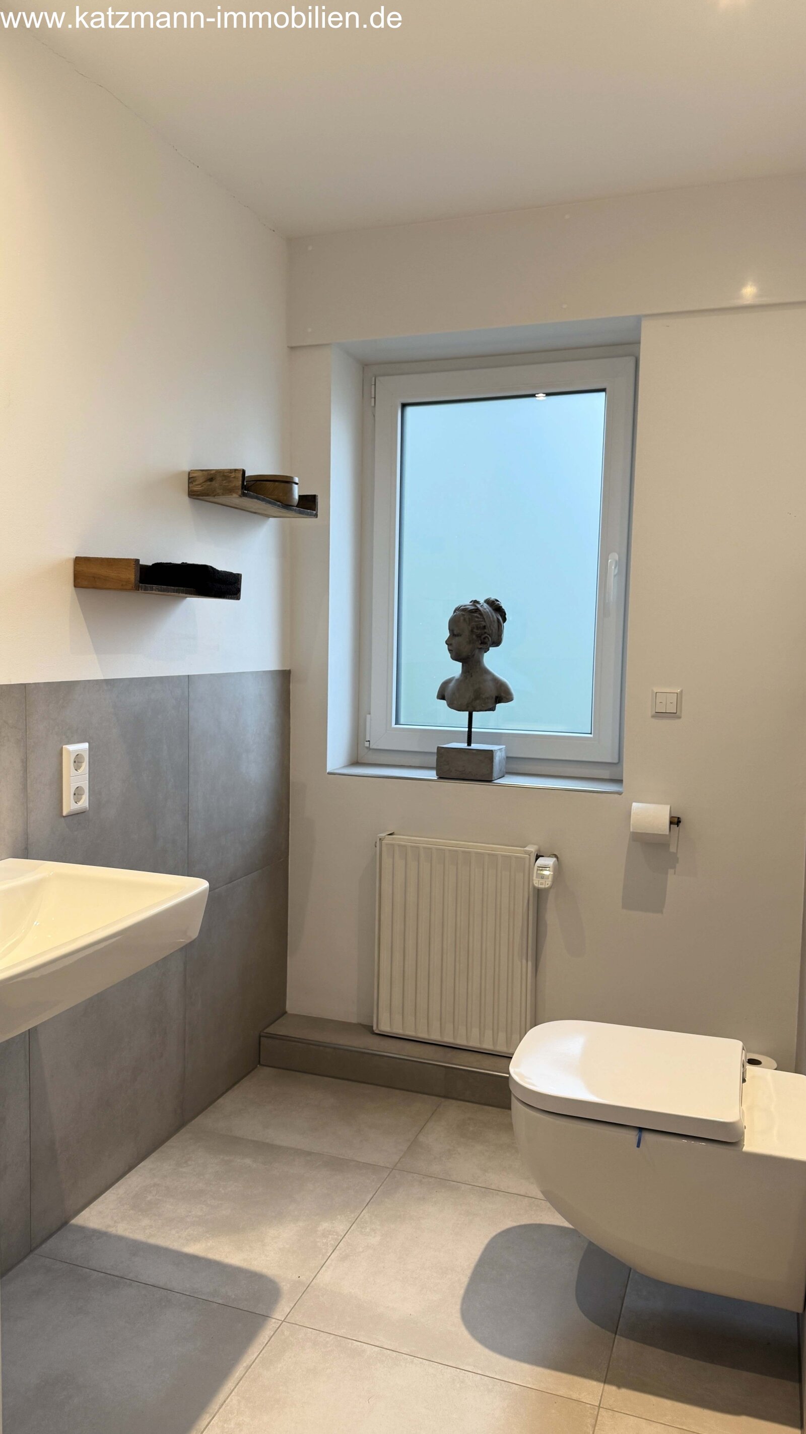WC (DG)