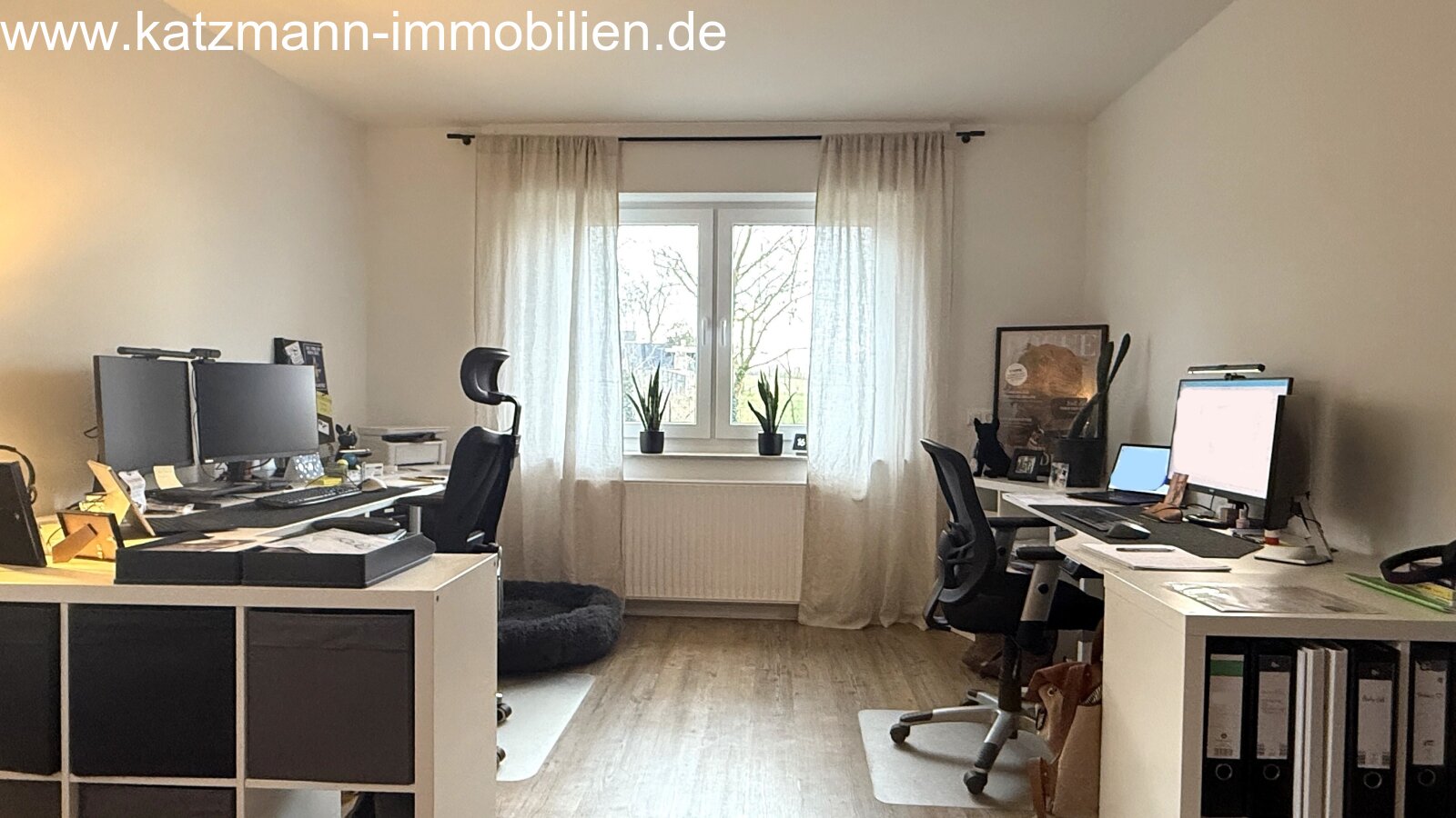 Arbeitszimmer (Platz für 2 Arbeitsplätze)