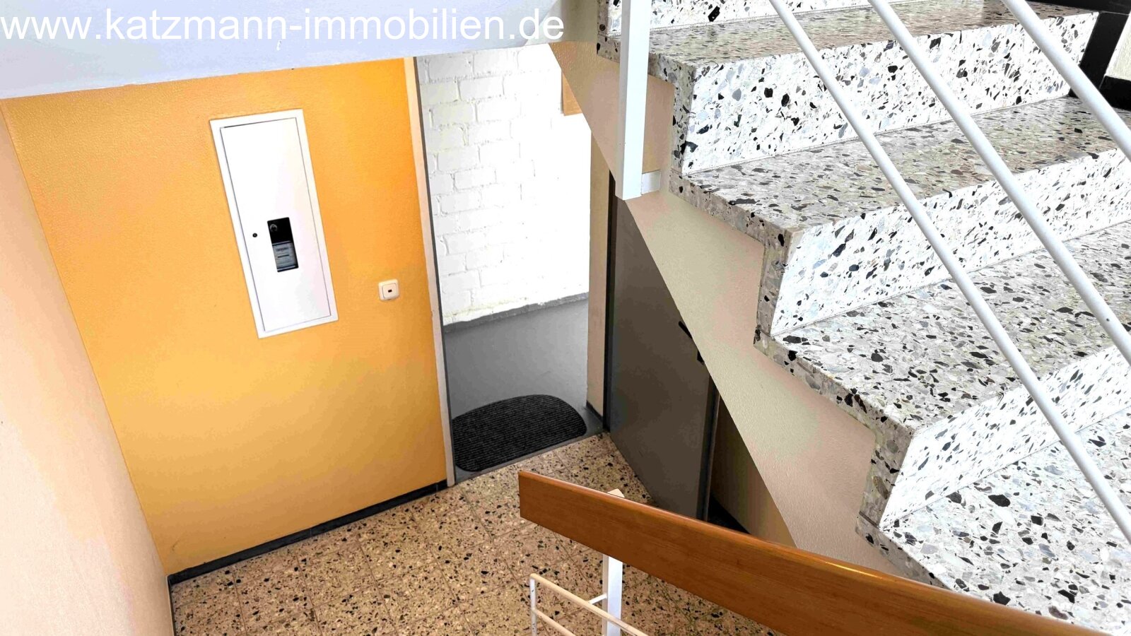  Treppe zum Kellerbereich