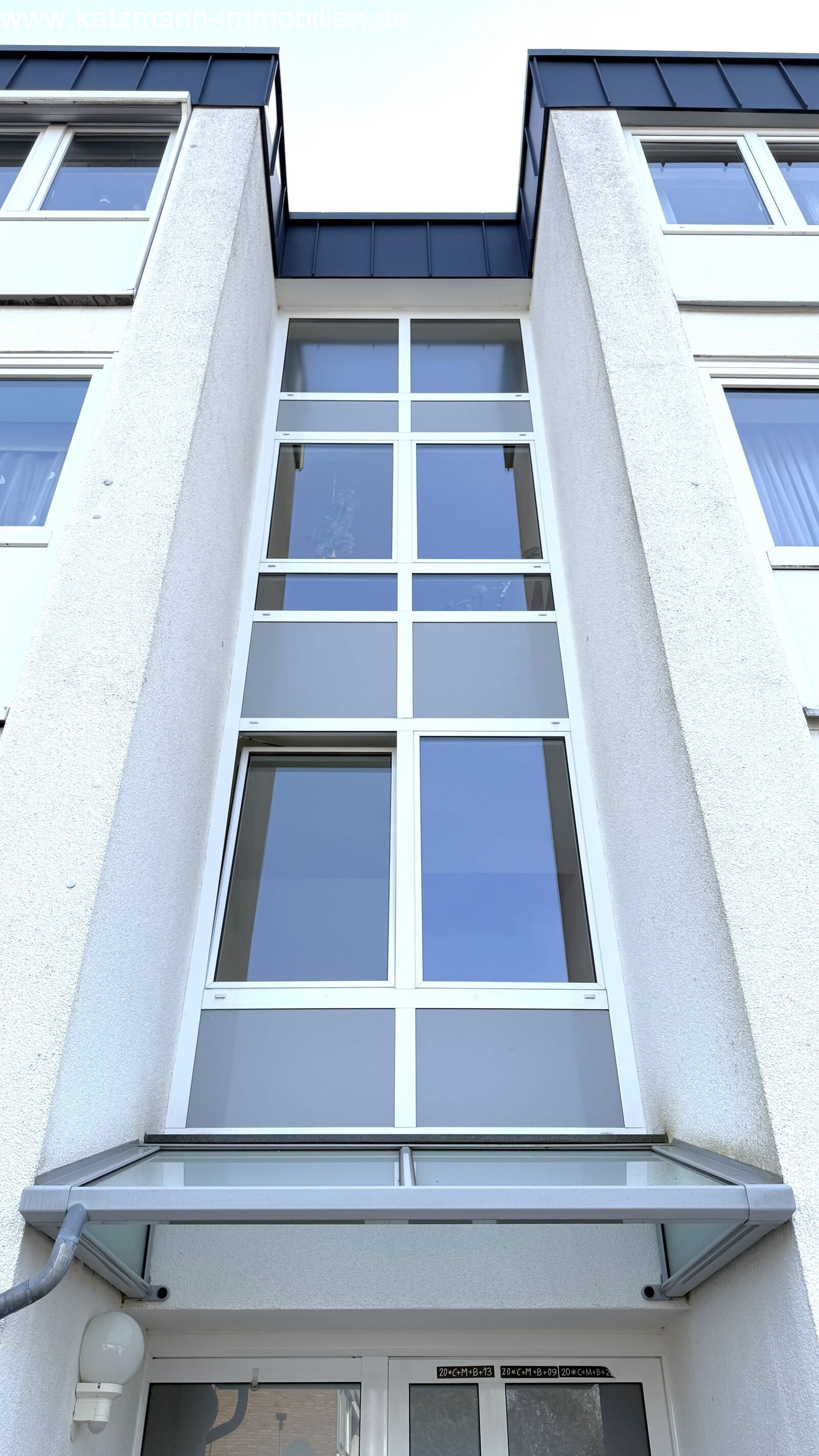 "eingerücktes" Treppenhaus (wärmegedämmt)