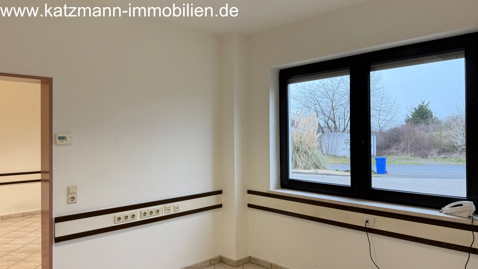 Büro II (rechts vom Eingang aus)