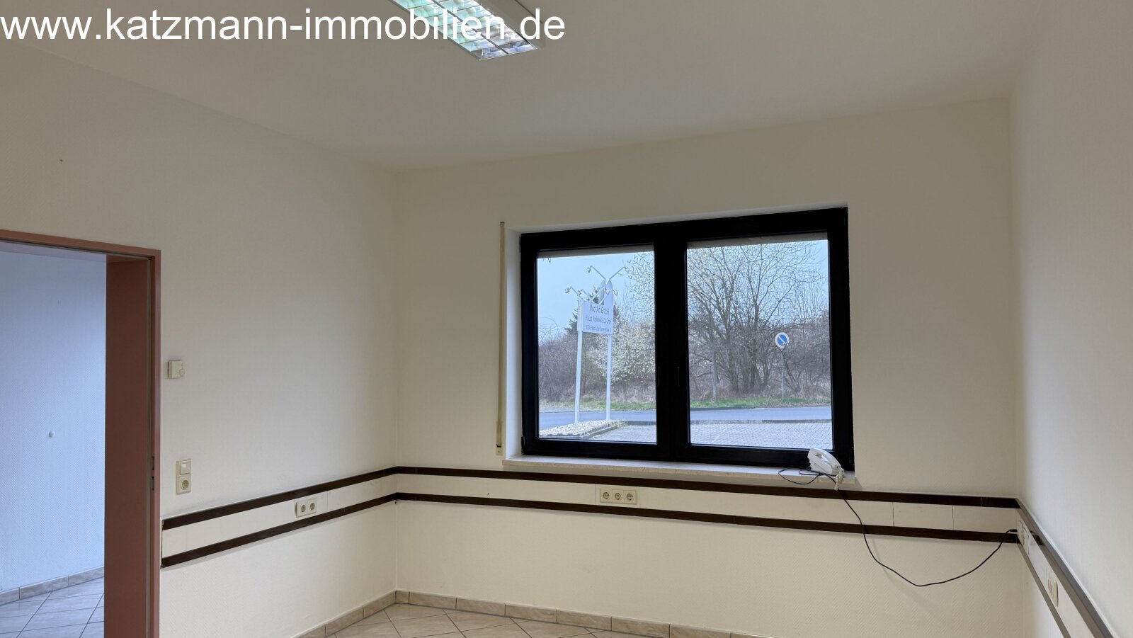 Büro I (links vom Eingang aus)