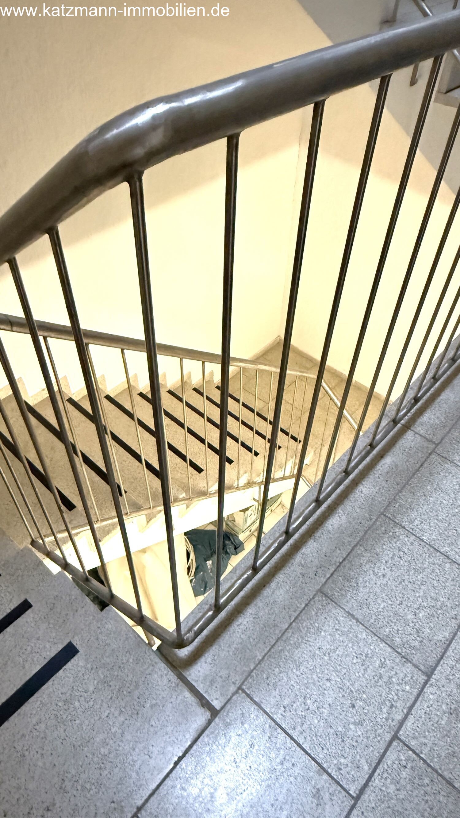  Treppenhaus (links)