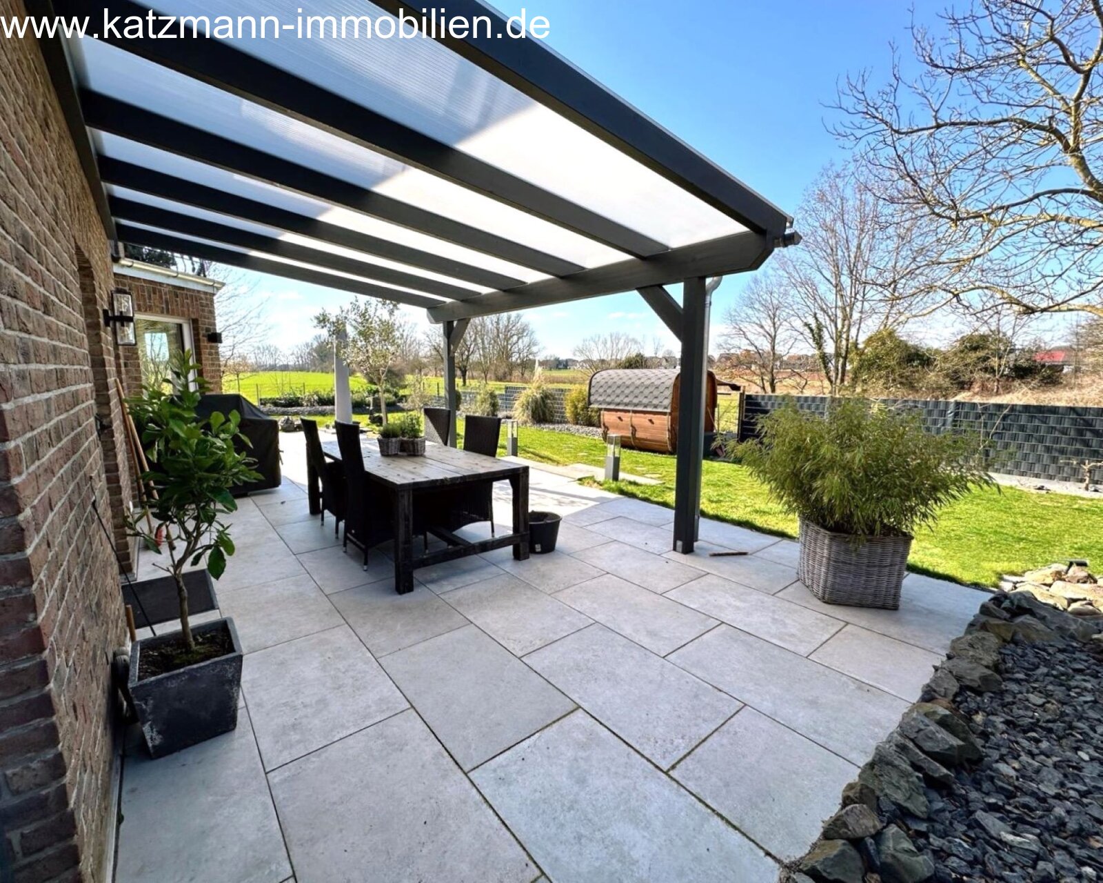 Terrasse Zugang über Wohnbereich u. Küche