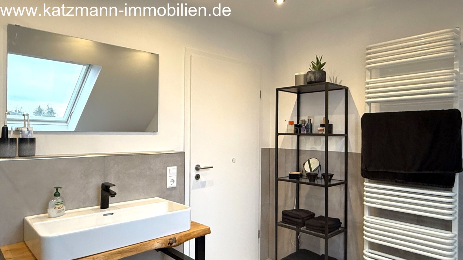 Badezimmer (DG)