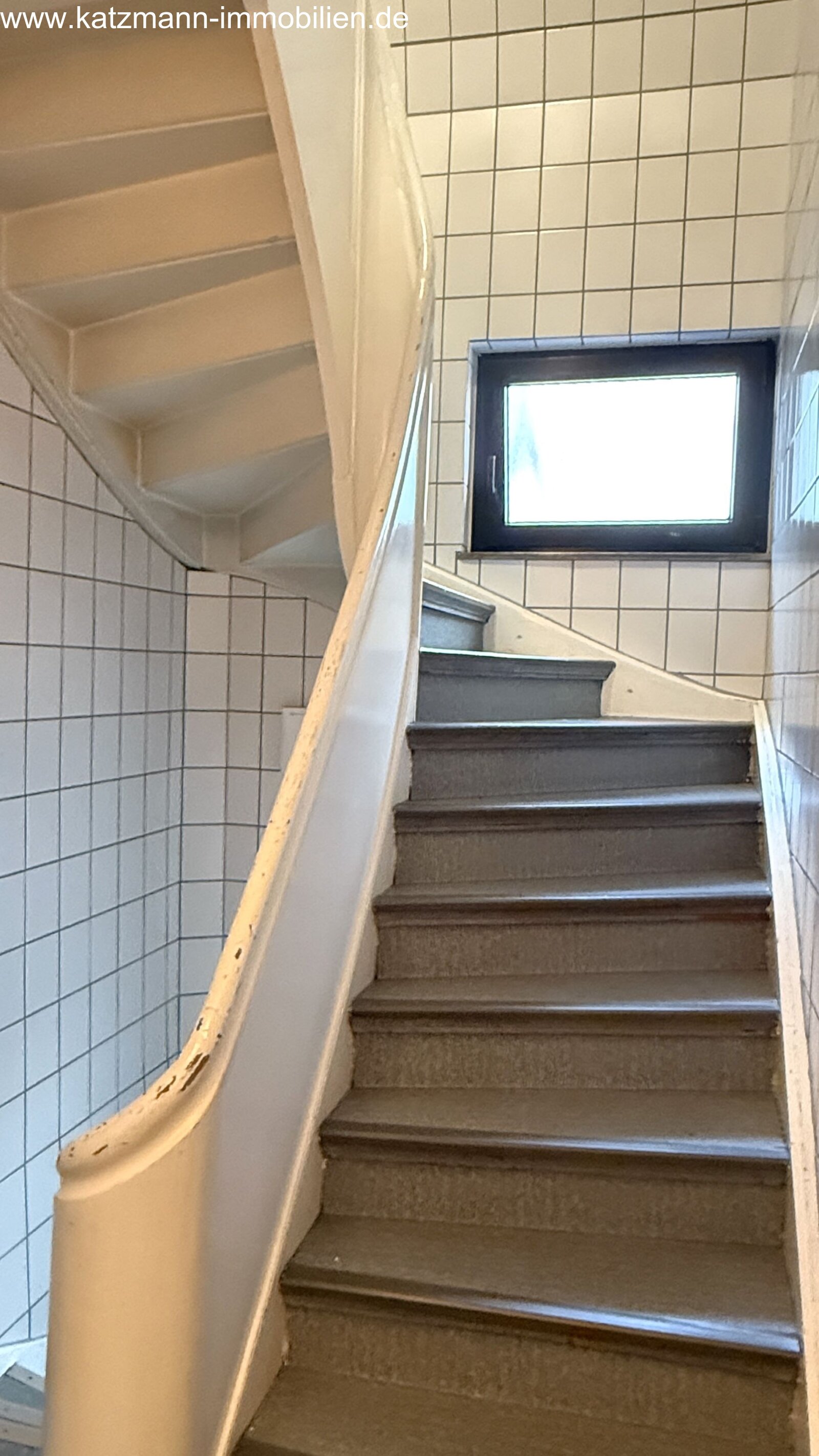 WuG - Treppenhaus zum DG