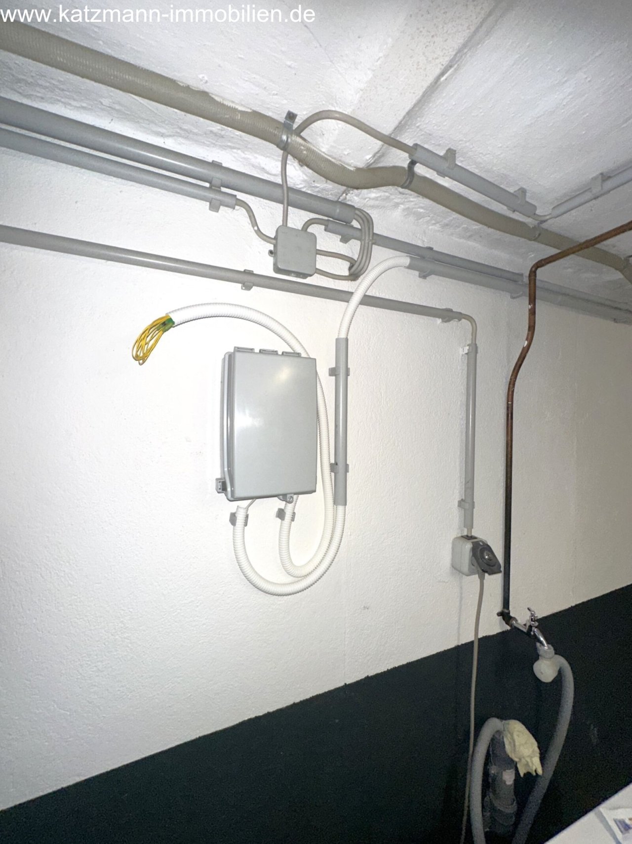 WuG - Glasfaseranschluss im Keller WuG - Glasfaseranschluss im Keller