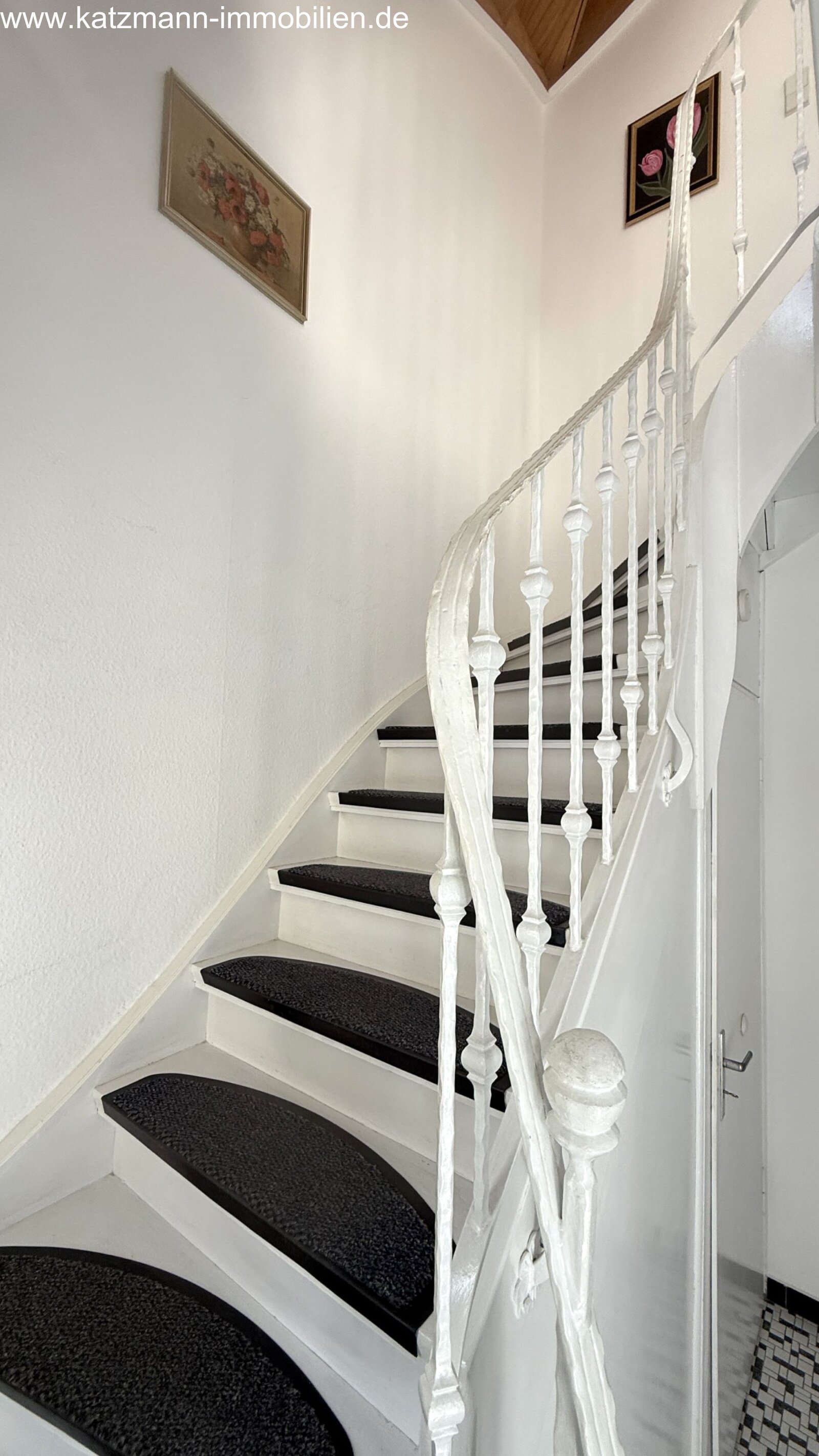Wohnung befindet sich in der 1. Etage