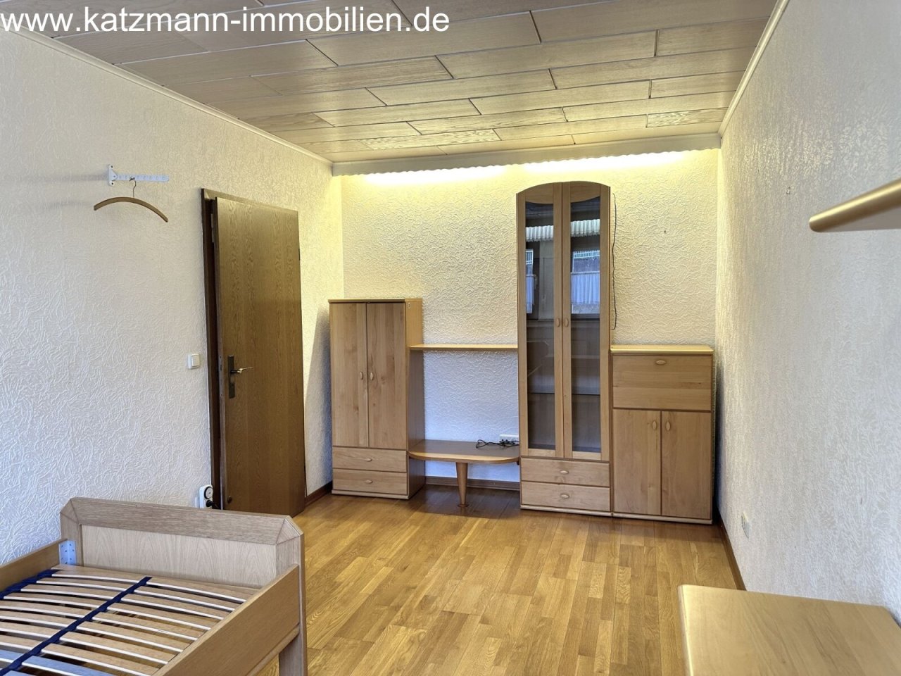 Kinderzimmer (nur noch Schrankwand vorhanden) Kinderzimmer (nur noch Schrankwand vorhanden)