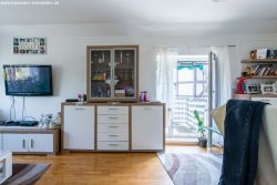 Essbereich mit Zugang zum Balkon