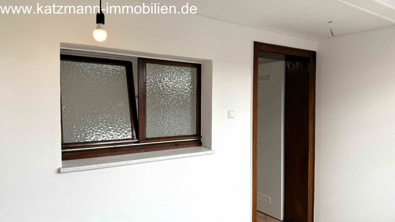 Zugang zum Wannenbad im OG