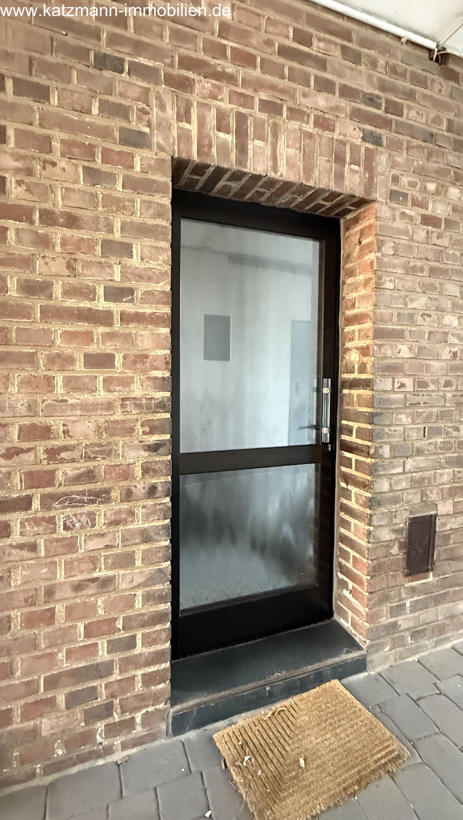 Eingang zum WuG (auch Eingang zum Anbau)